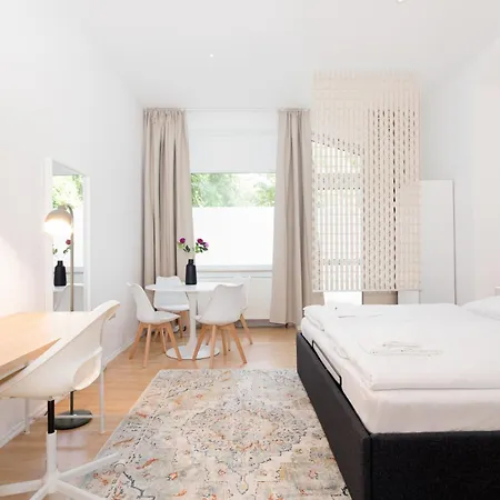 Apartament Schoeneberg I Big I Fast Wifi *