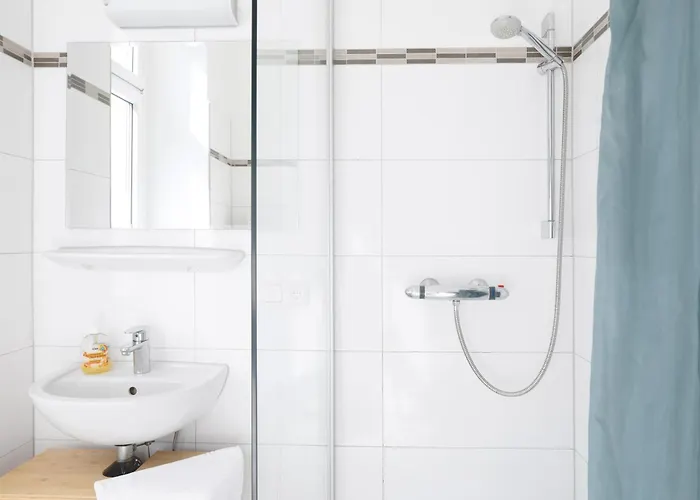 Schoeneberg I Big I Fast Wifi Apartamento *