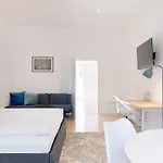 Apartment Schoeneberg I Big I Fast Wifi