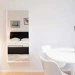 Schoeneberg I Big I Fast Wifi Apartment