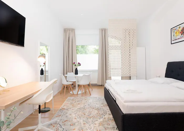 Apartment Schöneberg I Big I Fast Wifi *